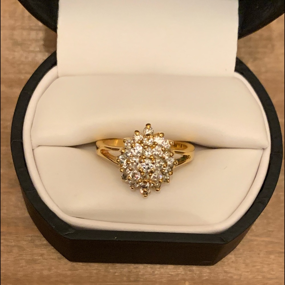 ❤️❤️❤️SOLD...GOLD TONE DIAMOND RING SZ 8 - Picture 4 of 7